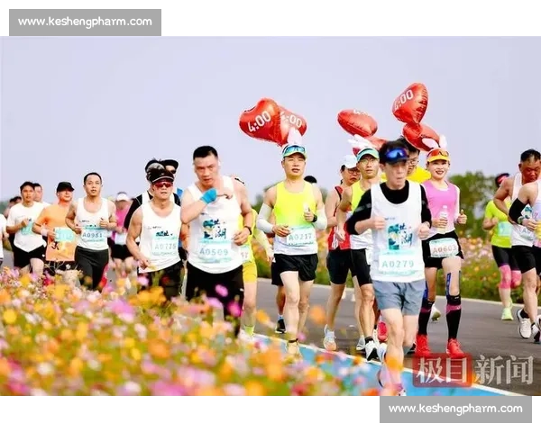 首届环洪湖马拉松开跑:7000 选手绘就生态画卷